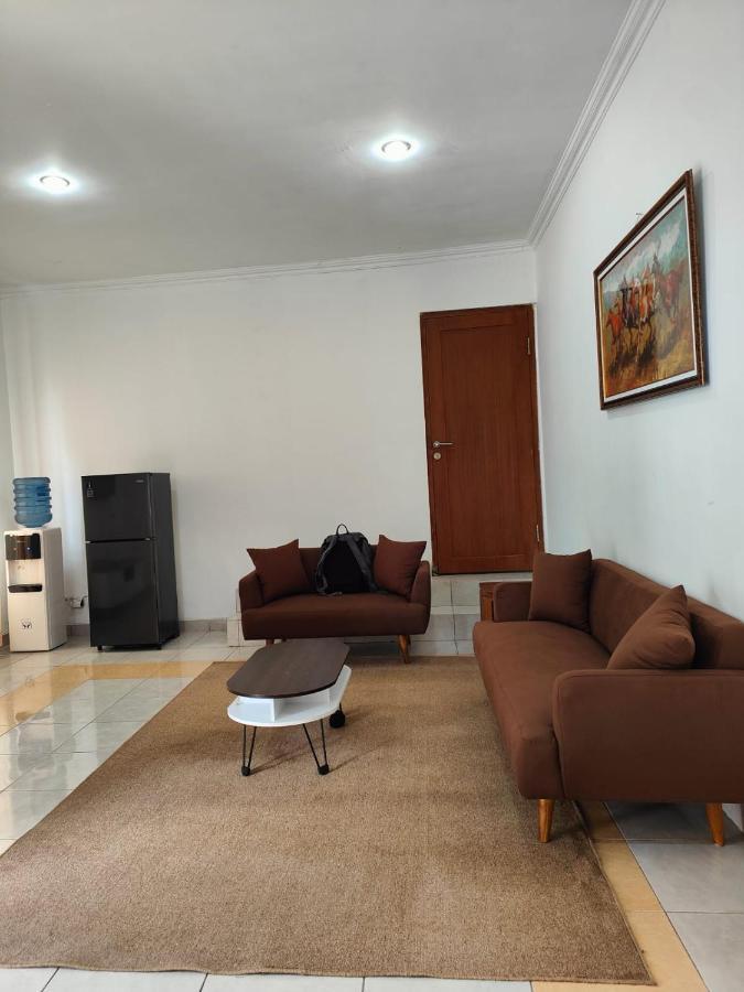 Adiputra Guesthouse 2 By Homiq Ngabean المظهر الخارجي الصورة