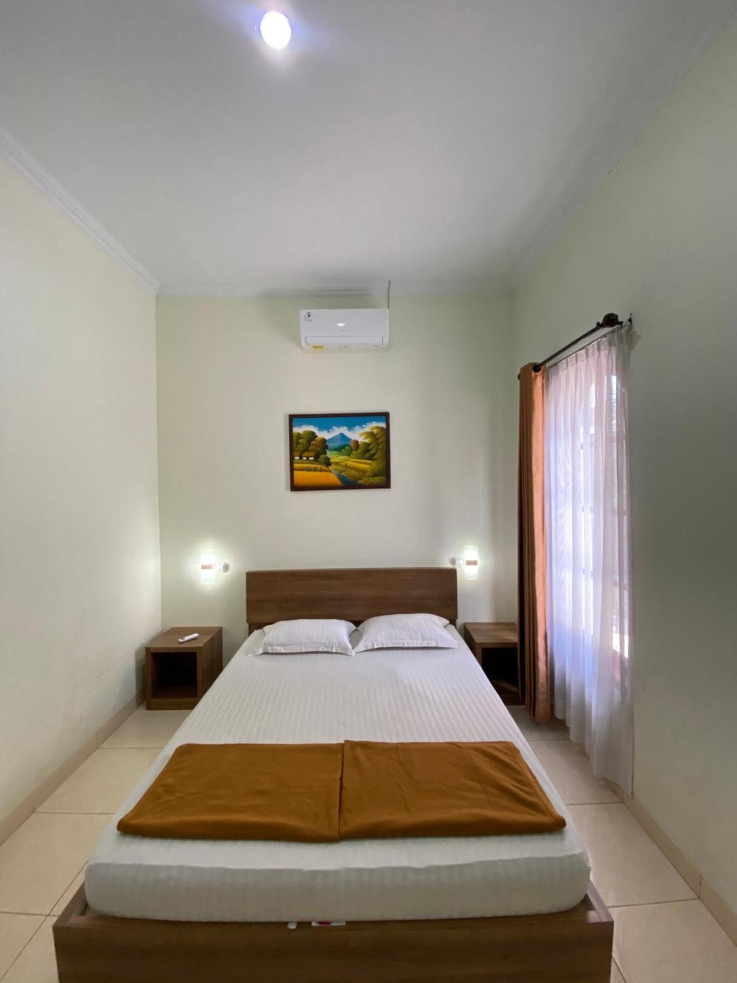 Adiputra Guesthouse 2 By Homiq Ngabean المظهر الخارجي الصورة